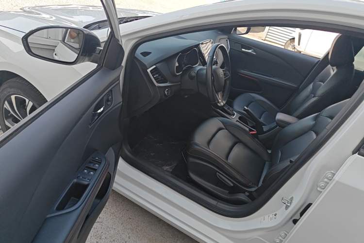 Used Chevrolet Monza 2020 Light Hybrid RS 330T Automatic Comfort Edition Driver Seat