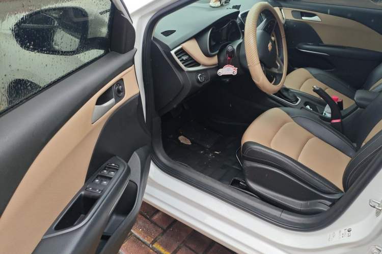 Used Chevrolet Monza 2020 320 Automatic Enjoyment Edition Driver Seat