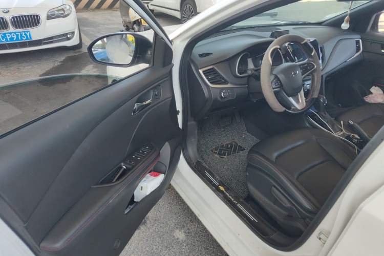 Used Chevrolet Monza 2020 Light Hybrid RS 330T Automatic Comfort Edition Driver Seat