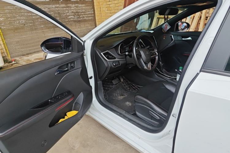 Used Chevrolet Monza 2020 Light Hybrid RS 330T Automatic Comfort Edition Driver Seat