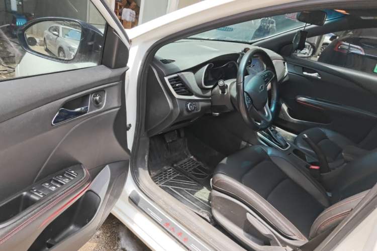 Used Chevrolet Monza 2020 Light Hybrid RS 330T Automatic Comfort Edition Driver Seat