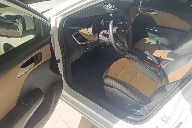 Used Chevrolet Monza 2020 320 Automatic Enjoyment Edition Driver Seat