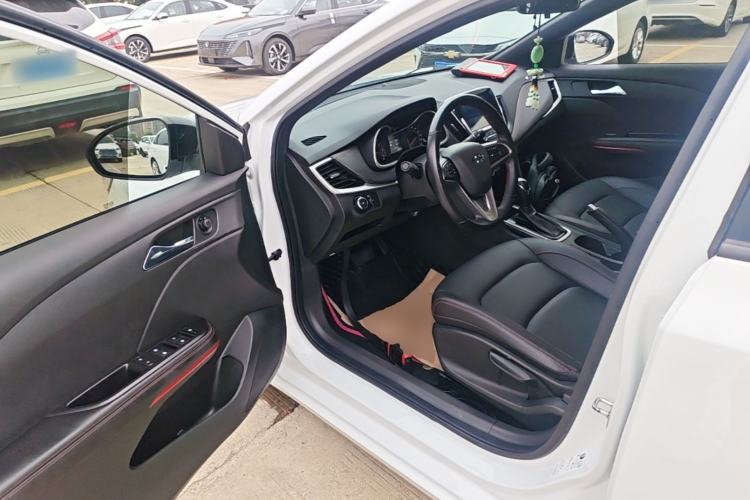 Used Chevrolet Monza 2020 Light Hybrid RS 330T Automatic Comfort Edition Driver Seat
