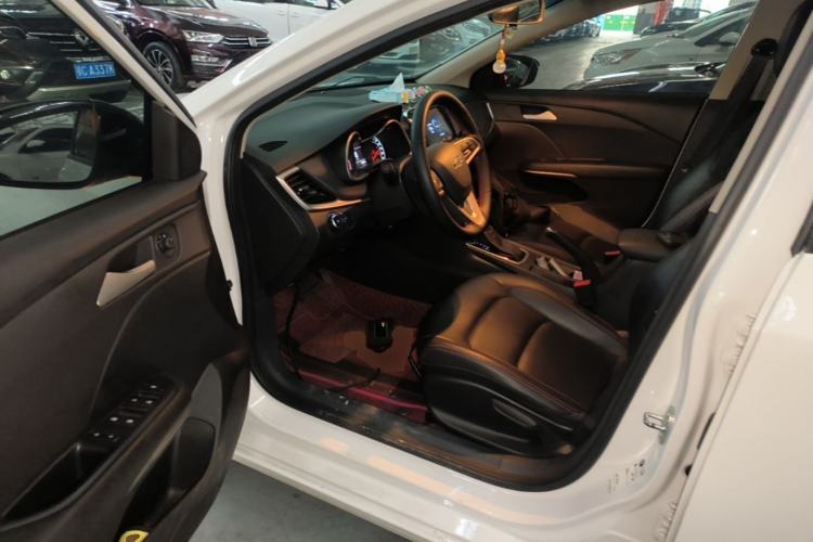 Used Chevrolet Monza 2020 Light Hybrid Redline 320T Dual-Clutch Thrilling Edition Driver Seat
