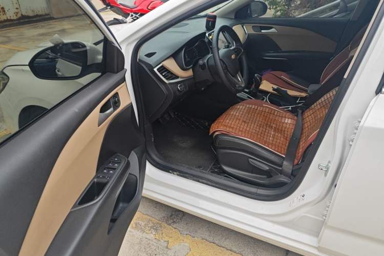Used Chevrolet Monza 2020 320 Automatic Enjoyment Edition Driver Seat