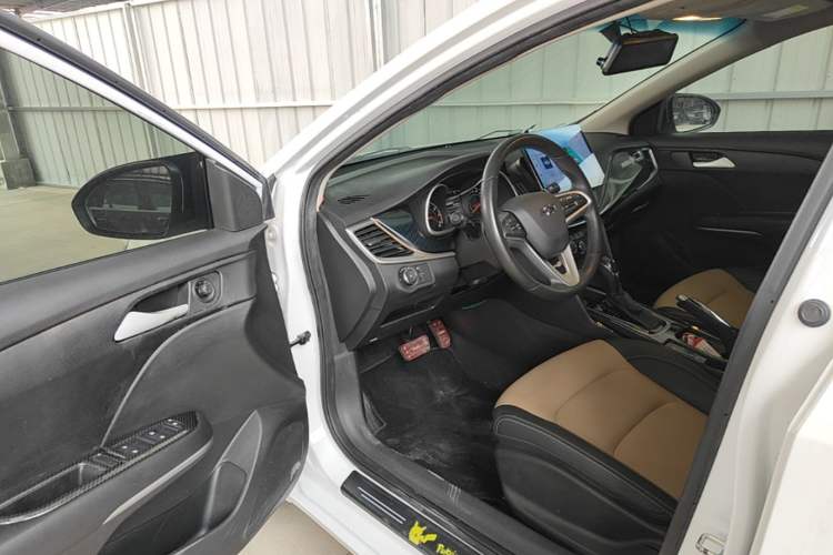 Used Chevrolet Monza 2020 320 Automatic Enjoyment Edition Driver Seat