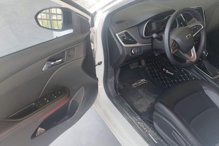 Used Chevrolet Monza 2020 Light Hybrid RS 330T Automatic Comfort Edition Driver Seat