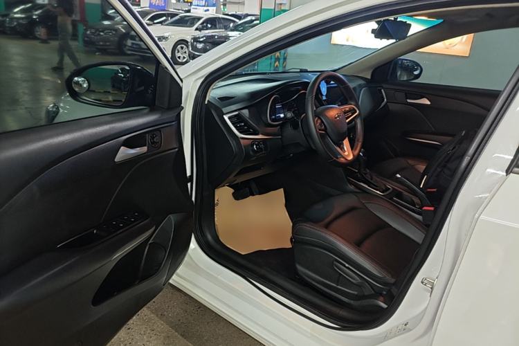 Used Chevrolet Monza 2020 Light Hybrid Redline 320T Dual-Clutch Thrilling Edition Driver Seat