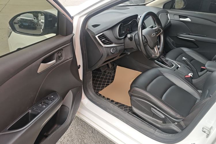 Used Chevrolet Monza 2020 Light Hybrid Redline 320T Dual-Clutch Thrilling Edition Driver Seat