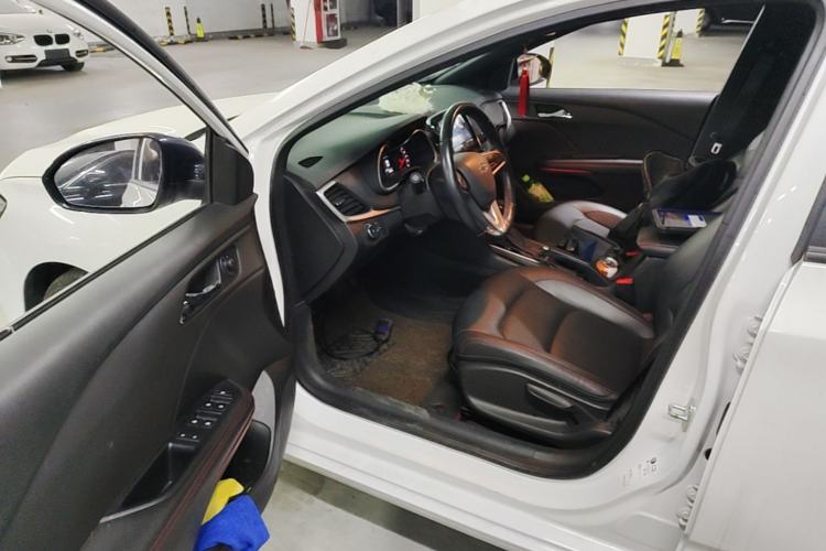 Used Chevrolet Monza 2020 Light Hybrid RS 330T Automatic Comfort Edition Driver Seat
