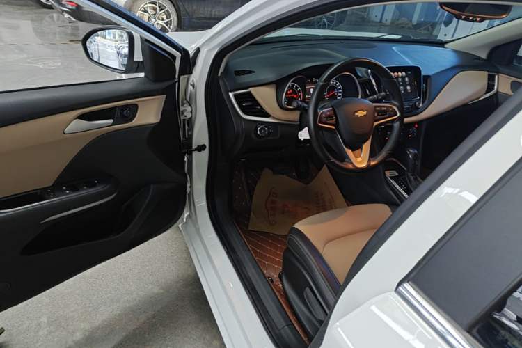 Used Chevrolet Monza 2020 320 Automatic Enjoyment Edition Driver Seat