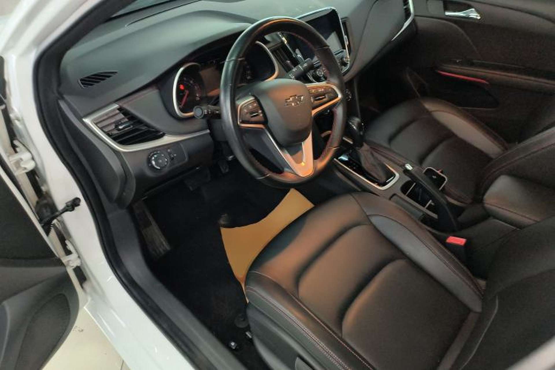 Used Chevrolet Monza 2020 Light Hybrid RS 330T Automatic Comfort Edition Driver Seat