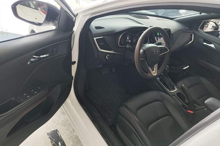 Used Chevrolet Monza 2020 Light Hybrid RS 330T Automatic Comfort Edition Driver Seat