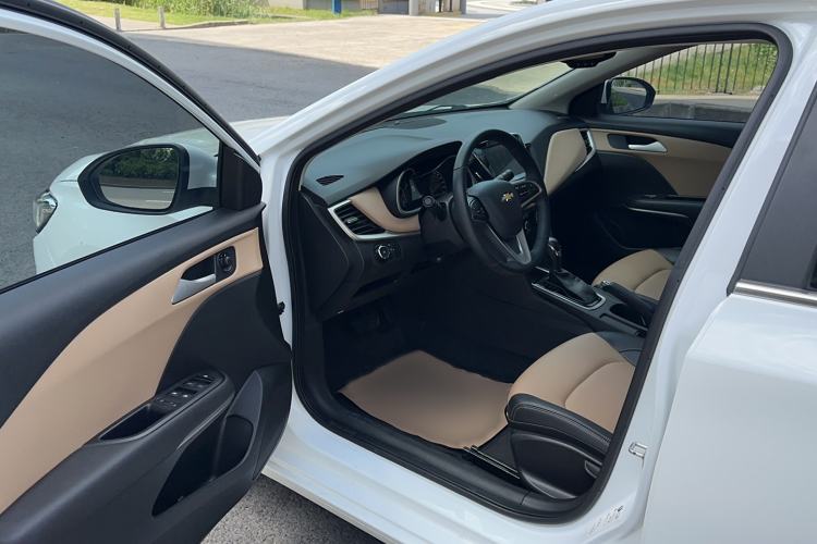 Used Chevrolet Monza 2020 320 Automatic Enjoyment Edition Driver Seat