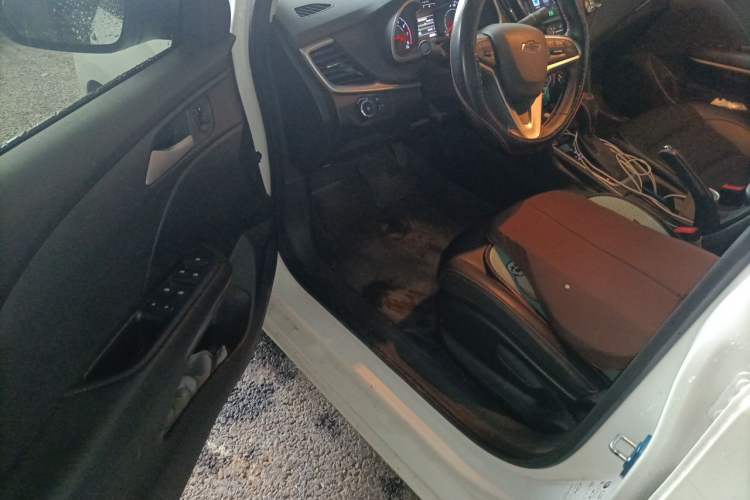 Used Chevrolet Monza 2020 Light Hybrid Redline 320T Dual-Clutch Thrilling Edition Driver Seat