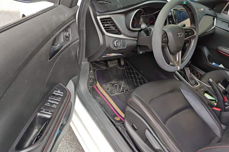 Used Chevrolet Monza 2020 Light Hybrid RS 330T Automatic Thrill Edition Driver Seat