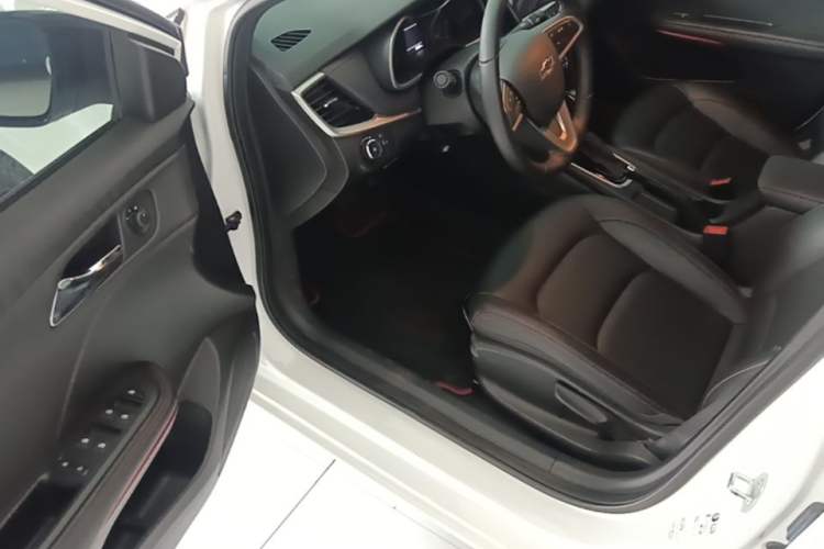Used Chevrolet Monza 2020 Light Hybrid RS 330T Automatic Comfort Edition Driver Seat
