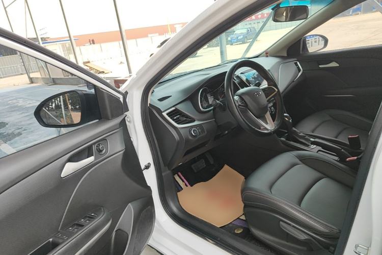 Used Chevrolet Monza 2020 Light Hybrid Redline 320T Dual-Clutch Thrilling Edition Driver Seat