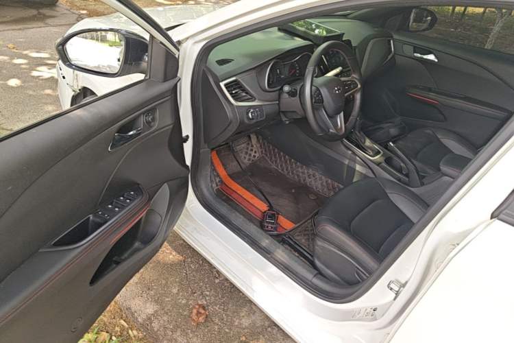 Used Chevrolet Monza 2020 Light Hybrid RS 330T Automatic Comfort Edition Driver Seat