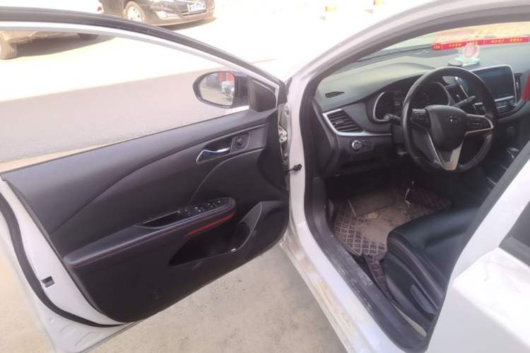 Used Chevrolet Monza 2020 Light Hybrid RS 330T Automatic Comfort Edition Driver Seat