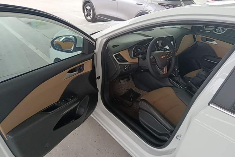 Used Chevrolet Monza 2020 320 Automatic Enjoyment Edition Driver Seat