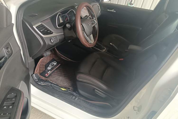 Used Chevrolet Monza 2020 Light Hybrid RS 330T Automatic Comfort Edition Driver Seat