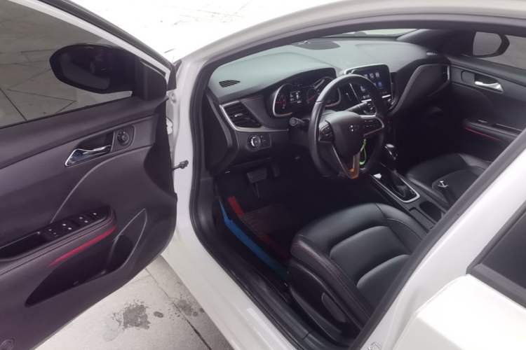 Used Chevrolet Monza 2020 Light Hybrid RS 330T Automatic Comfort Edition Driver Seat