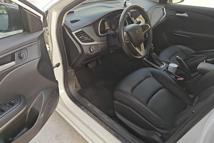 Used Chevrolet Monza 2020 Light Hybrid Redline 320T Dual-Clutch Joyful Edition Driver Seat