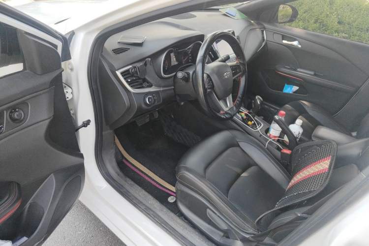 Used Chevrolet Monza 2020 Light Hybrid RS 330T Automatic Comfort Edition Driver Seat