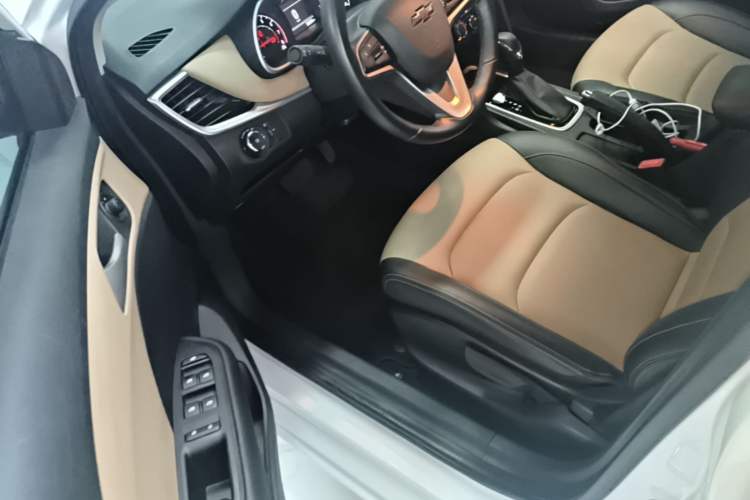 Used Chevrolet Monza 2020 320 Automatic Enjoyment Edition Driver Seat
