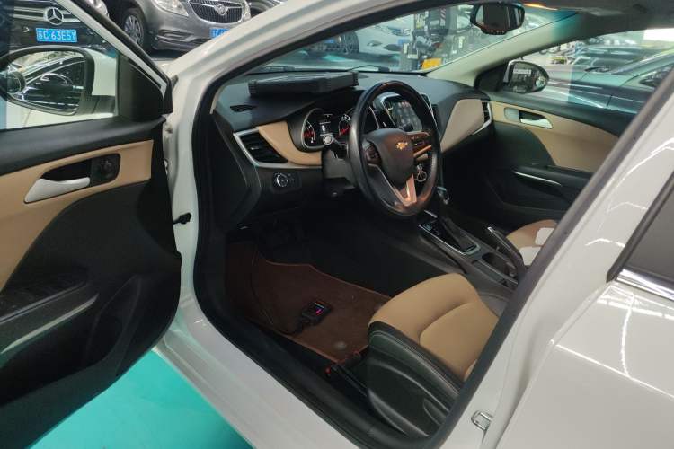 Used Chevrolet Monza 2020 320 Automatic Enjoyment Edition Driver Seat