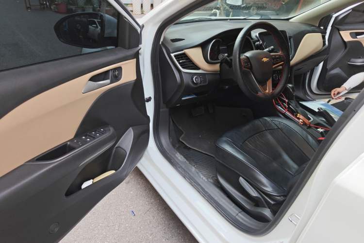 Used Chevrolet Monza 2020 320 Automatic Enjoyment Edition Driver Seat