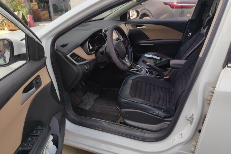 Used Chevrolet Monza 2020 320 Automatic Enjoyment Edition Driver Seat