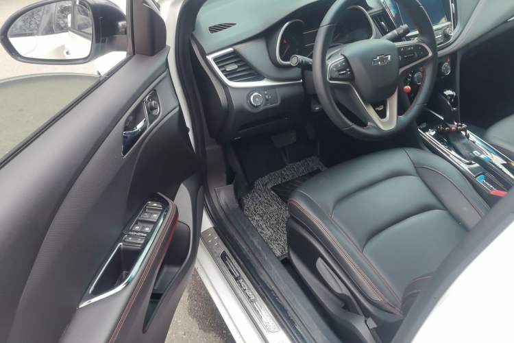 Used Chevrolet Monza 2020 Light Hybrid RS 330T Automatic Comfort Edition Driver Seat
