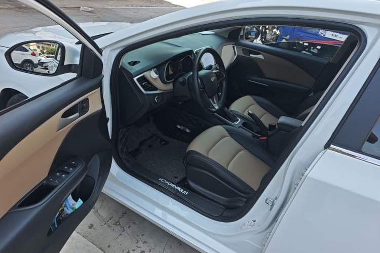 Used Chevrolet Monza 2020 320 Automatic Enjoyment Edition Driver Seat