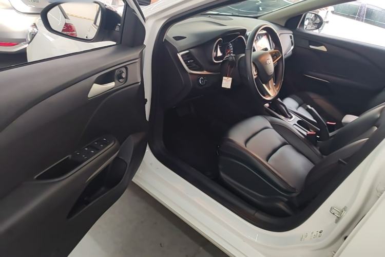 Used Chevrolet Monza 2020 Light Hybrid Redline 320T Dual-Clutch Joyful Edition Driver Seat