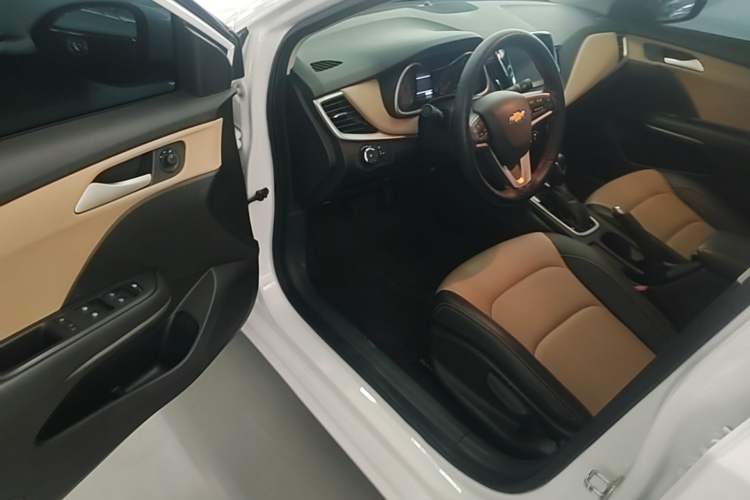 Used Chevrolet Monza 2020 320 Automatic Enjoyment Edition Driver Seat