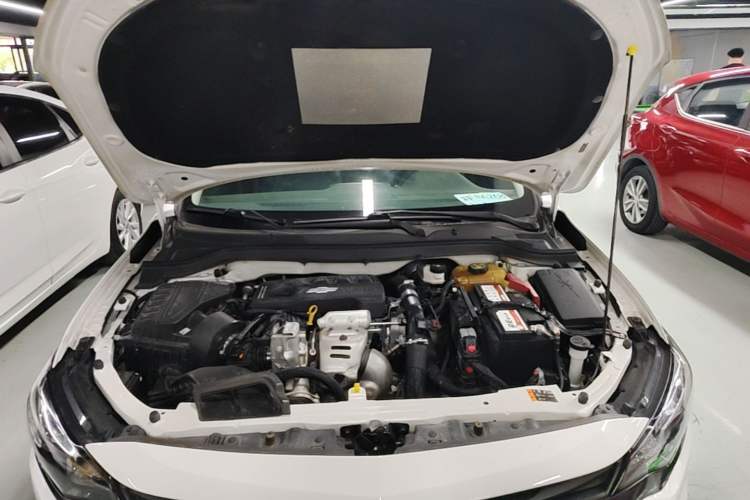 Used Chevrolet Monza 2020 Light Hybrid Redline 320T Dual-Clutch Thrilling Edition Engine Bay