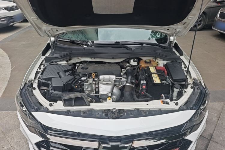 Used Chevrolet Monza 2020 Light Hybrid RS 330T Automatic Comfort Edition Engine Bay