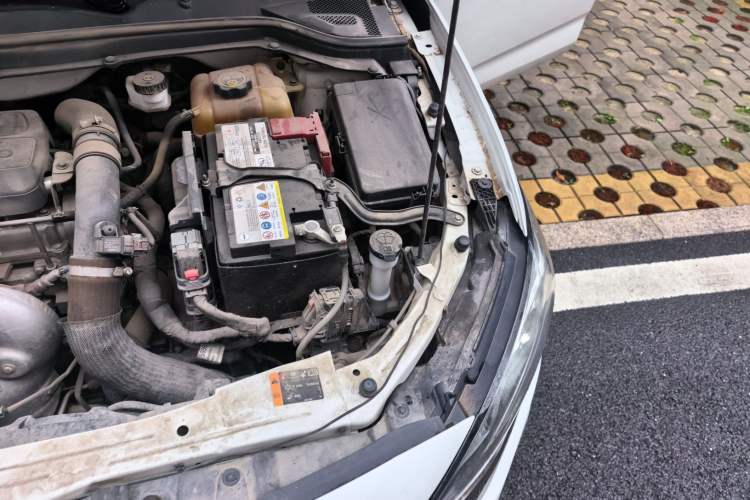 Used Chevrolet Monza 2020 Light Hybrid RS 330T Automatic Comfort Edition Engine Bay Left