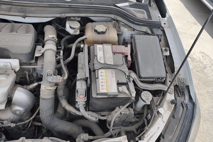 Used Chevrolet Monza 2020 Light Hybrid Redline 320T Dual-Clutch Thrilling Edition Engine Bay Left