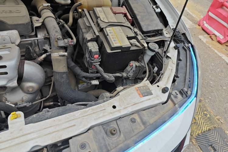 Used Chevrolet Monza 2020 Light Hybrid Redline 320T Dual-Clutch Thrilling Edition Engine Bay Left