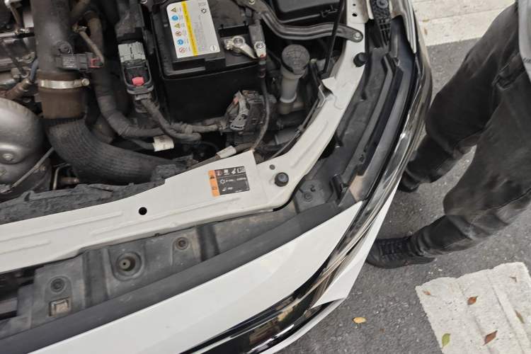 Used Chevrolet Monza 2020 Light Hybrid RS 330T Automatic Comfort Edition Engine Bay Left