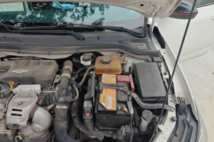Used Chevrolet Monza 2020 Light Hybrid Redline 320T Dual-Clutch Joyful Edition Engine Bay Left