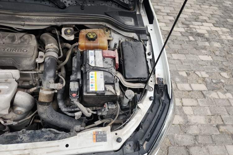 Used Chevrolet Monza 2020 Light Hybrid RS 330T Automatic Comfort Edition Engine Bay Left