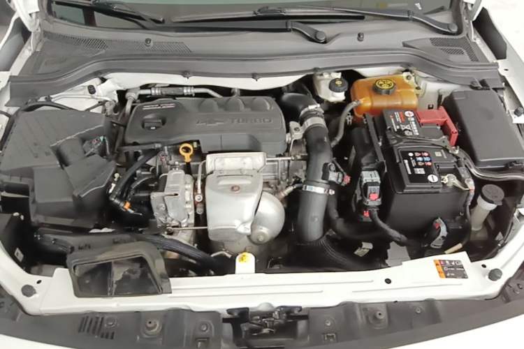Used Chevrolet Monza 2020 Light Hybrid RS 330T Automatic Comfort Edition Engine Bay