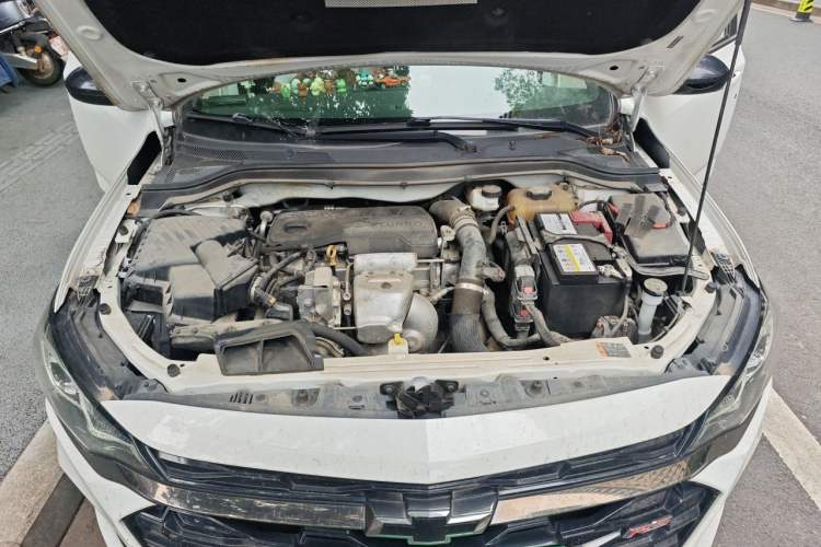 Used Chevrolet Monza 2020 Light Hybrid RS 330T Automatic Comfort Edition Engine Bay