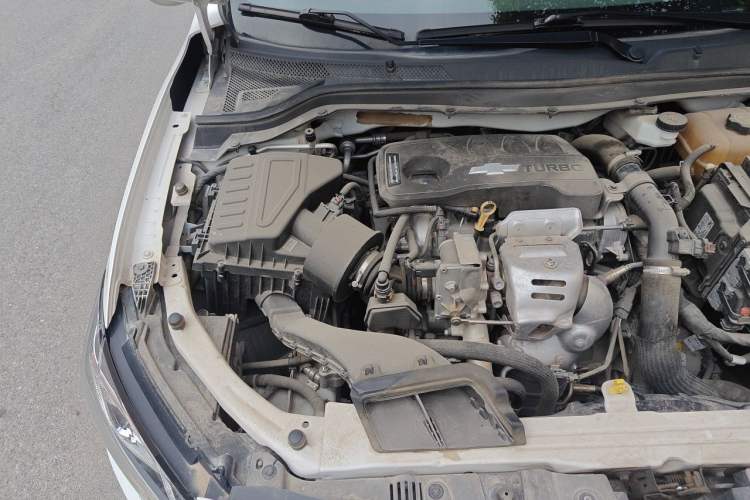 Used Chevrolet Monza 2020 Light Hybrid Redline 320T Dual-Clutch Thrilling Edition Engine Bay Right