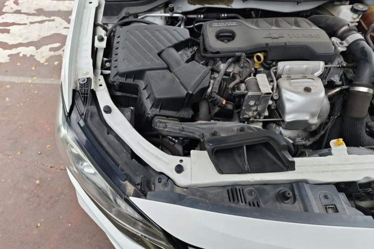 Used Chevrolet Monza 2020 Light Hybrid RS 330T Automatic Comfort Edition Engine Bay Right