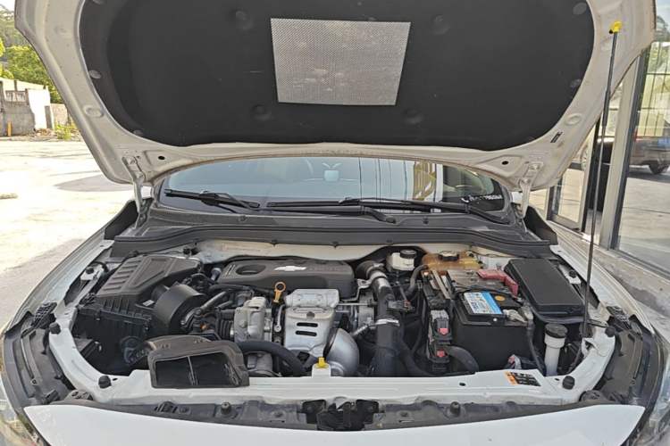 Used Chevrolet Monza 2020 Light Hybrid Redline 320T Dual-Clutch Joyful Edition Engine Bay